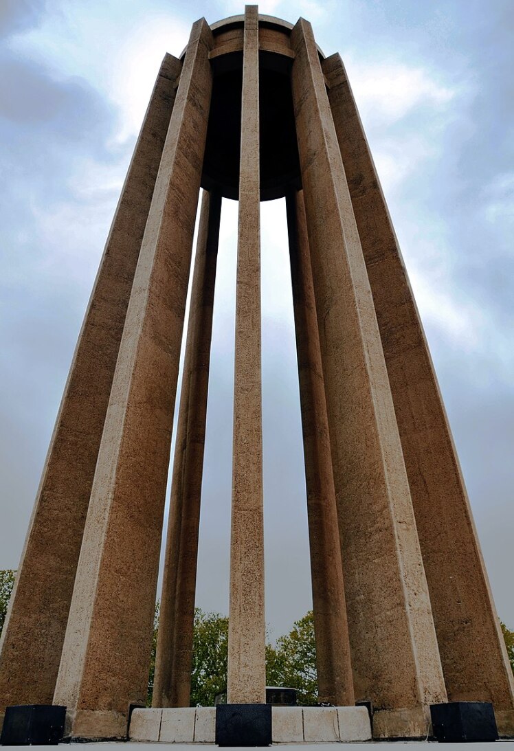 حکیم بوعلی سینا، دانشمند ایرانی و نابغه پزشکی،