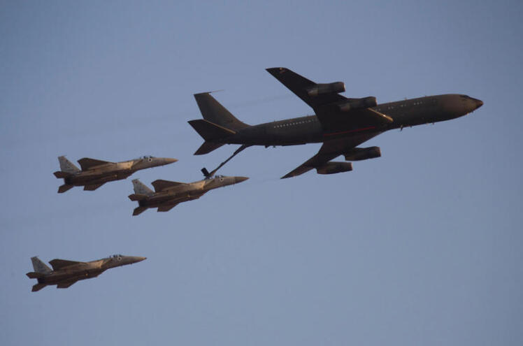 تانکر سوخت رسان هوایی، مانند یک فرودگاه متحرک و استراتژیک است.